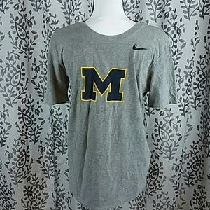 NIKE Michigan Wolverines t-shirt